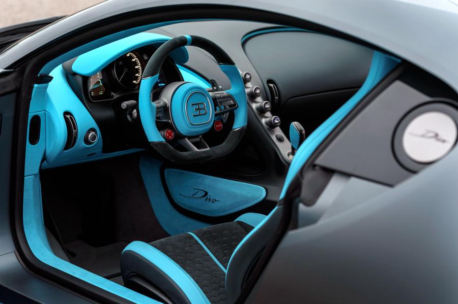 Интерьер Bugatti Divo 2018 года  (фото 27 из 46)